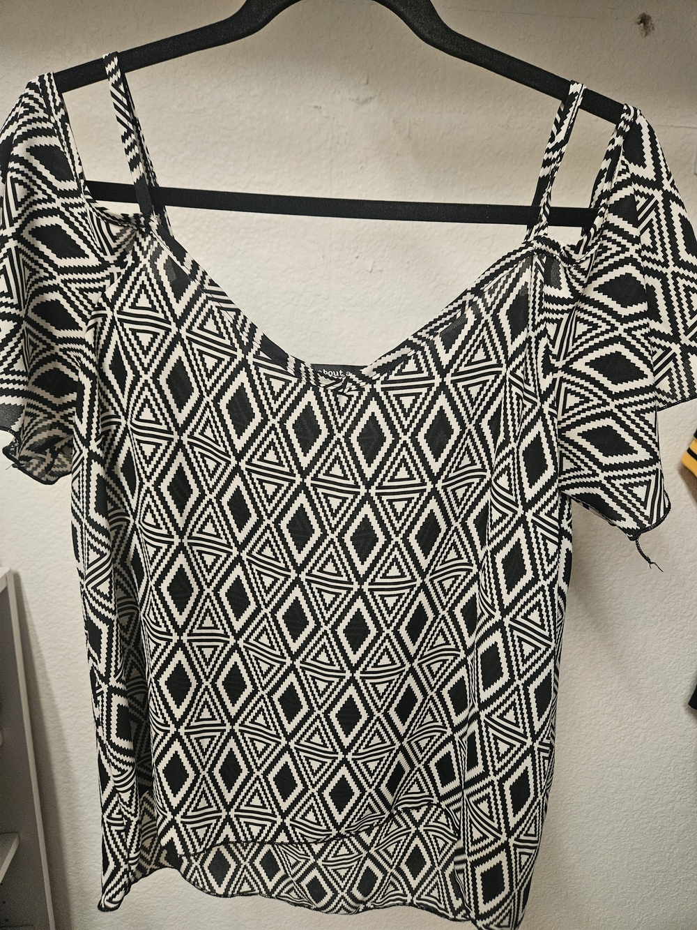 About A Girl Black & White Tribal Print Cold-Shoulder Top